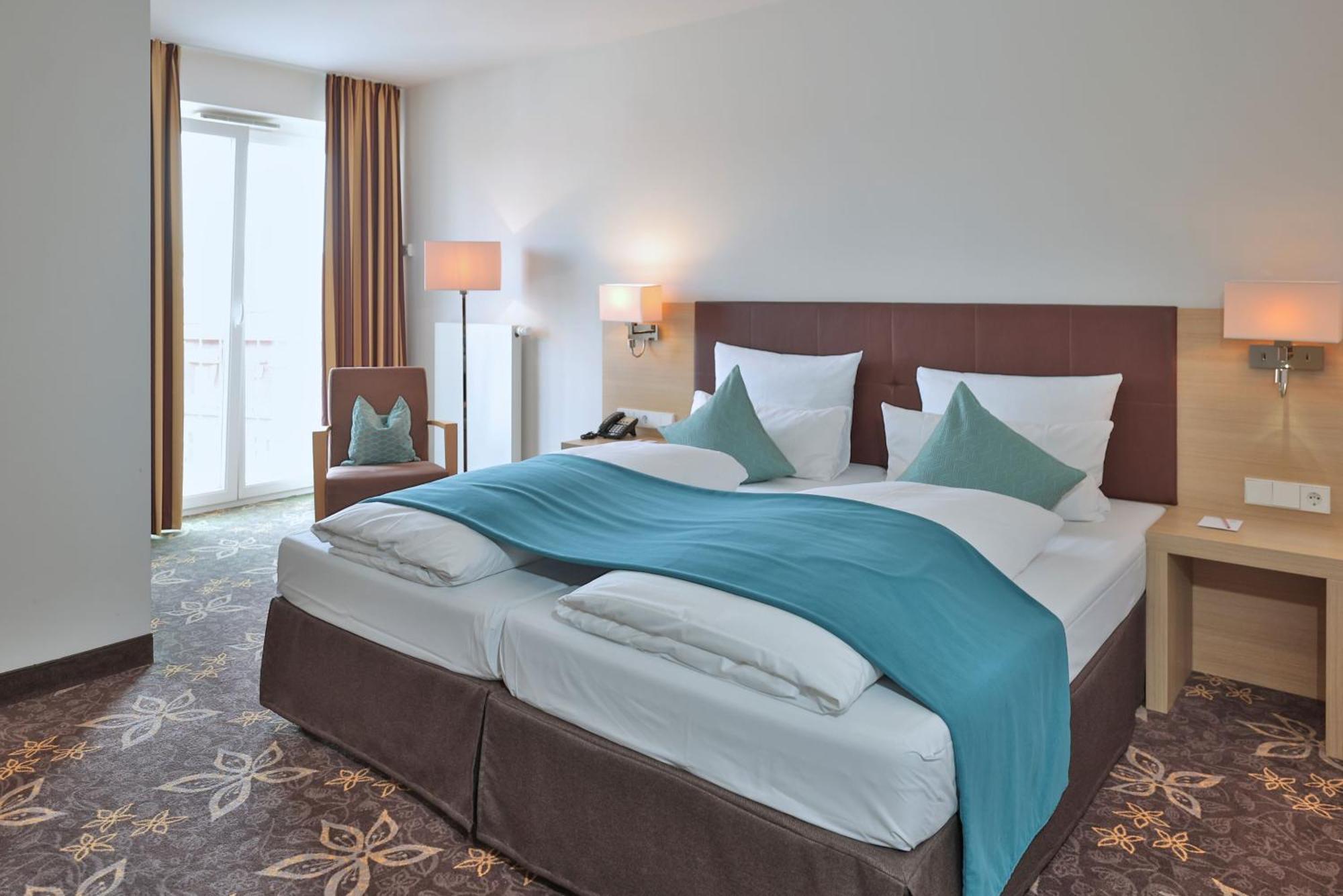 Hotel Wuerttemberger Hof Ерінґен Екстер'єр фото