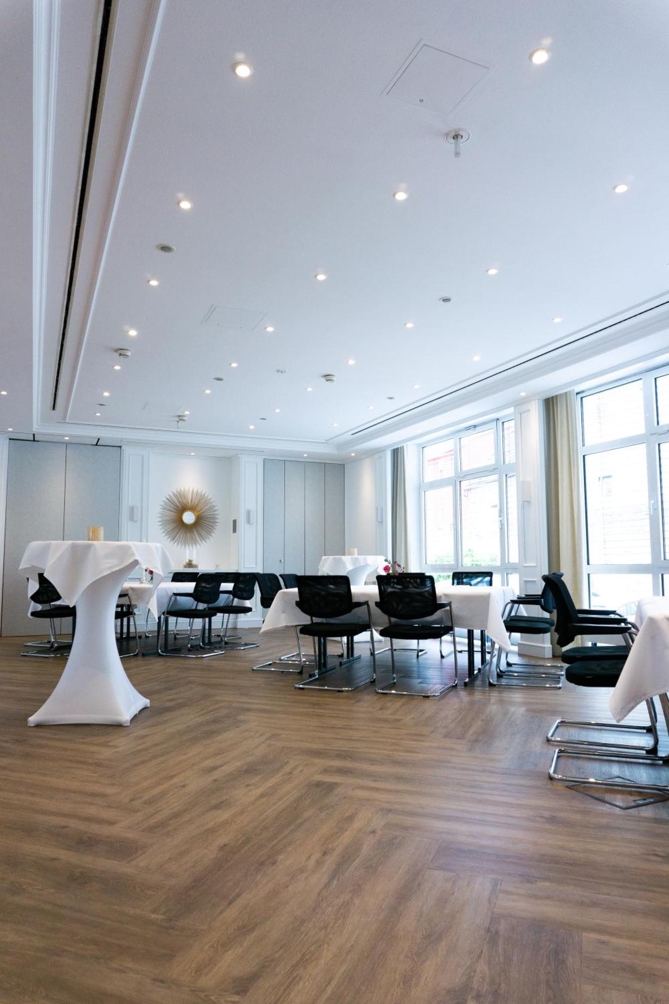 Hotel Wuerttemberger Hof Ерінґен Екстер'єр фото