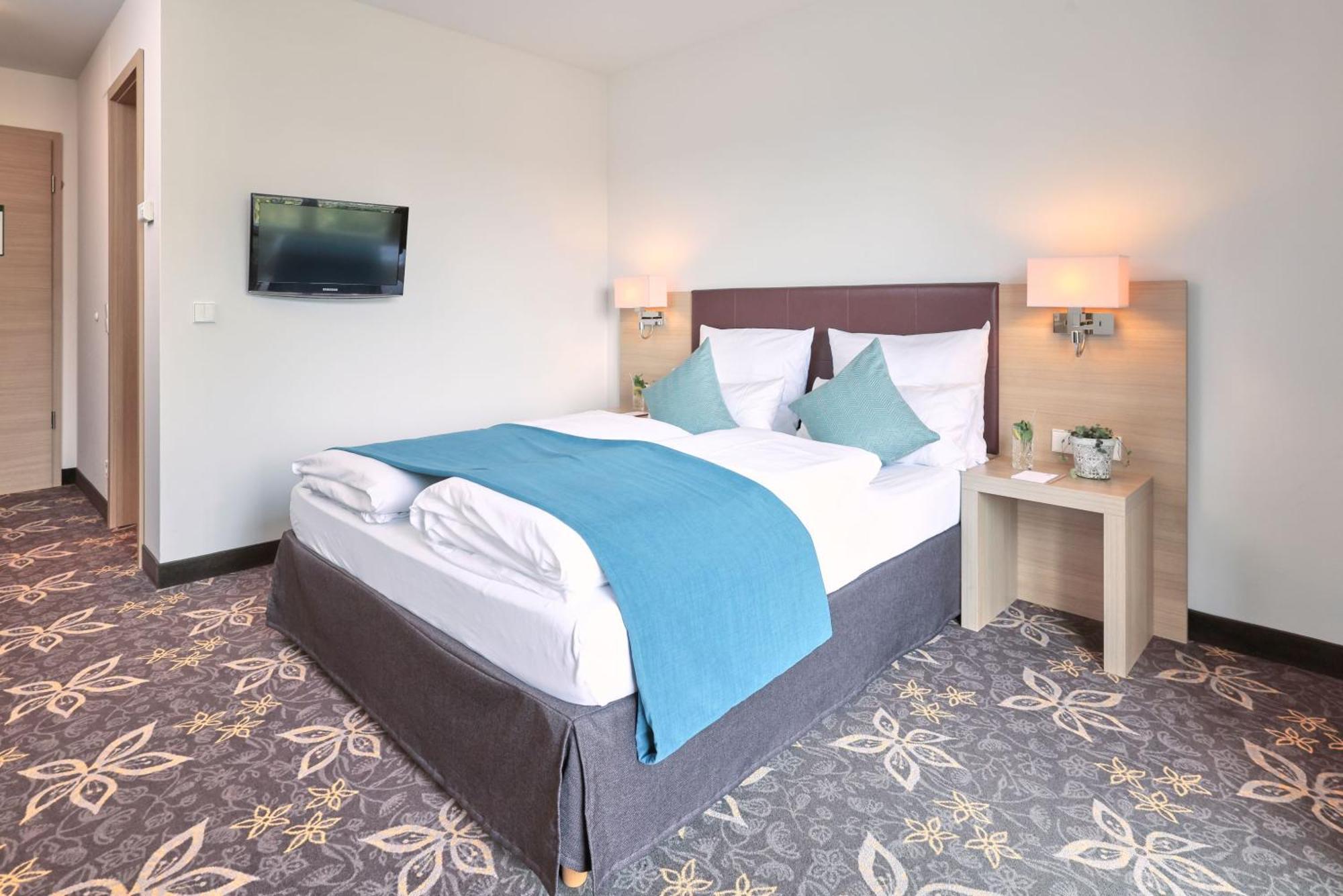 Hotel Wuerttemberger Hof Ерінґен Екстер'єр фото