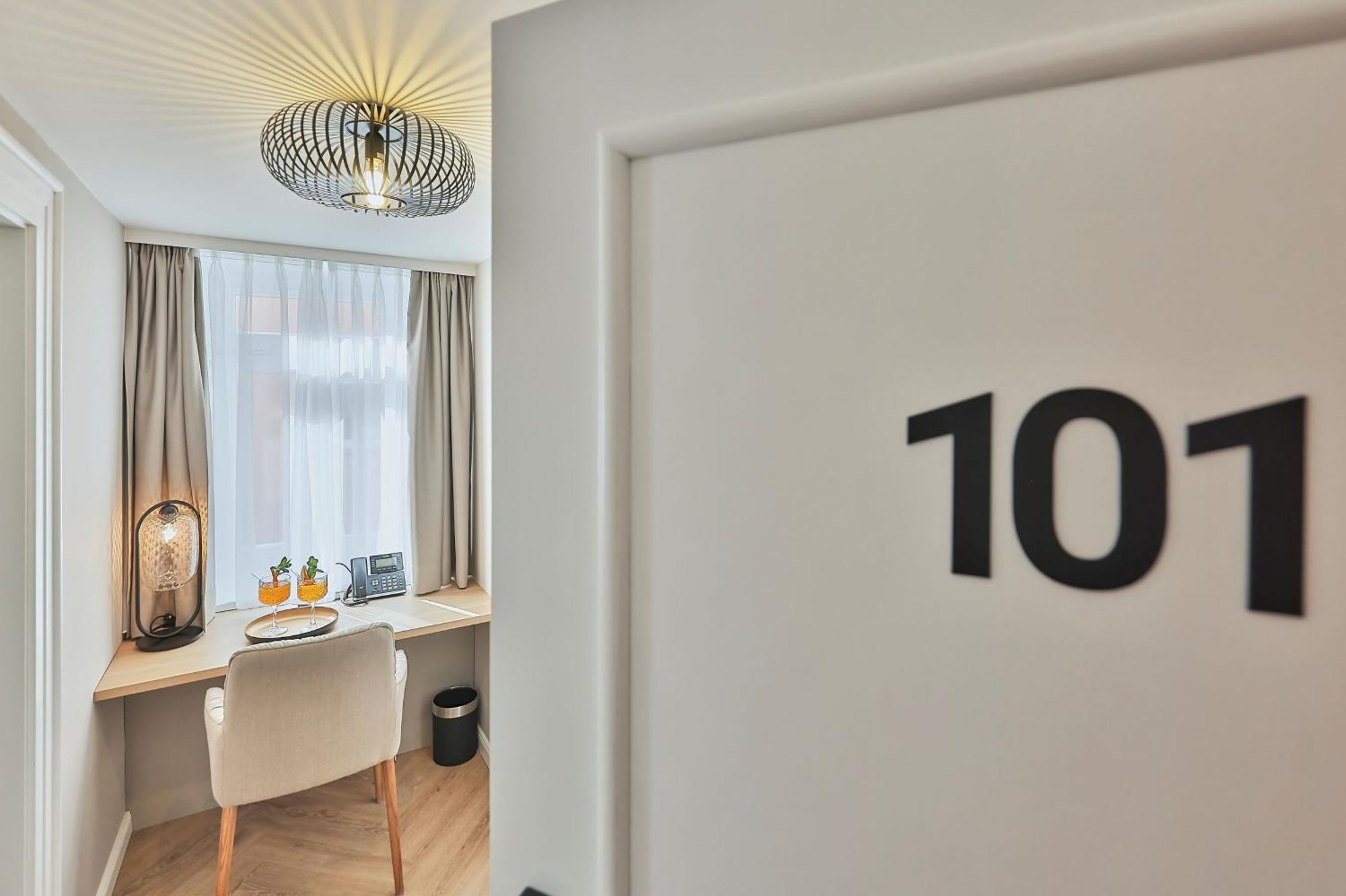 Hotel Wuerttemberger Hof Ерінґен Екстер'єр фото