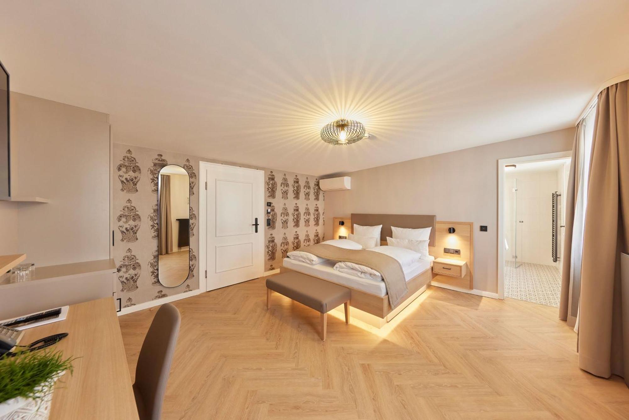 Hotel Wuerttemberger Hof Ерінґен Екстер'єр фото
