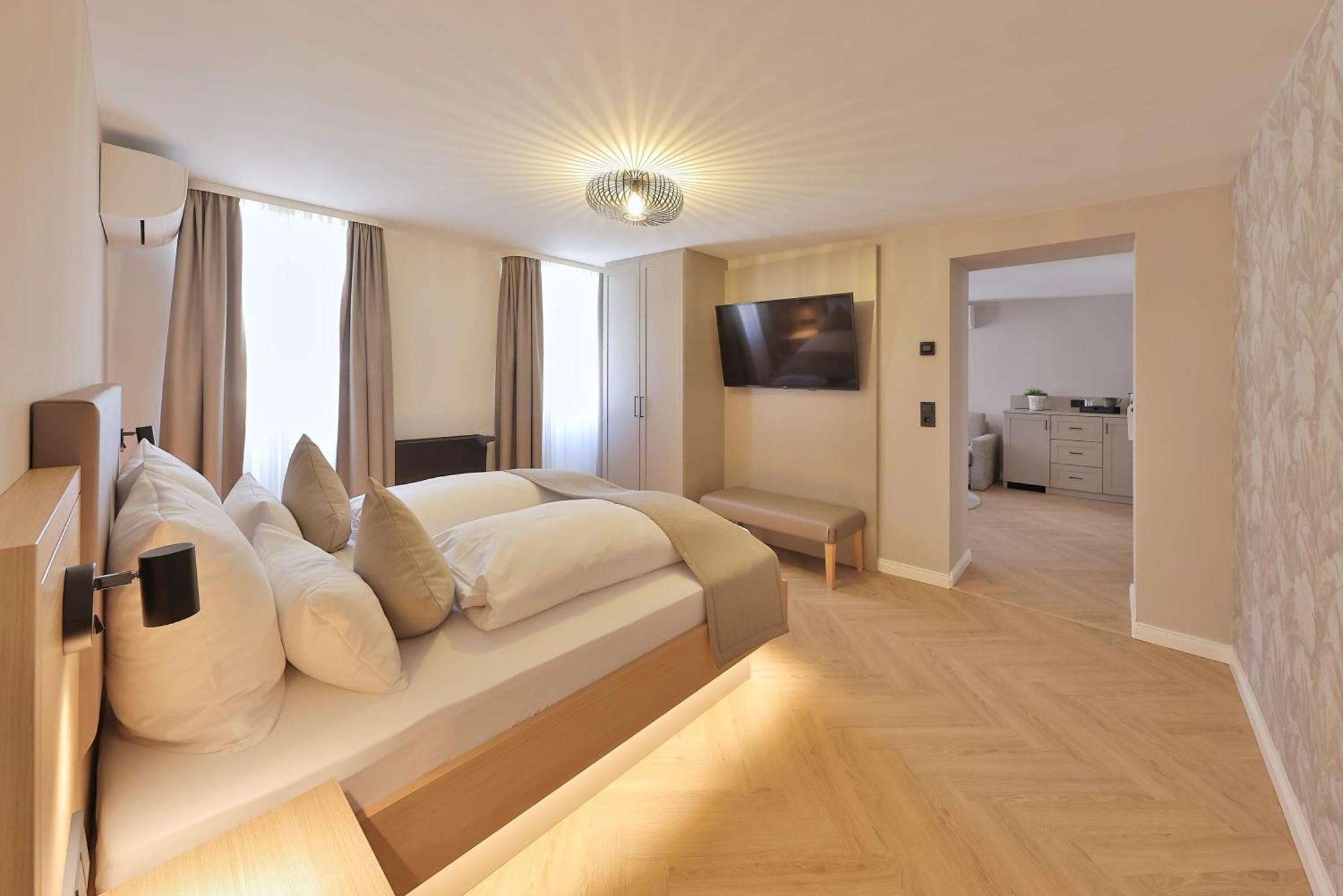 Hotel Wuerttemberger Hof Ерінґен Екстер'єр фото