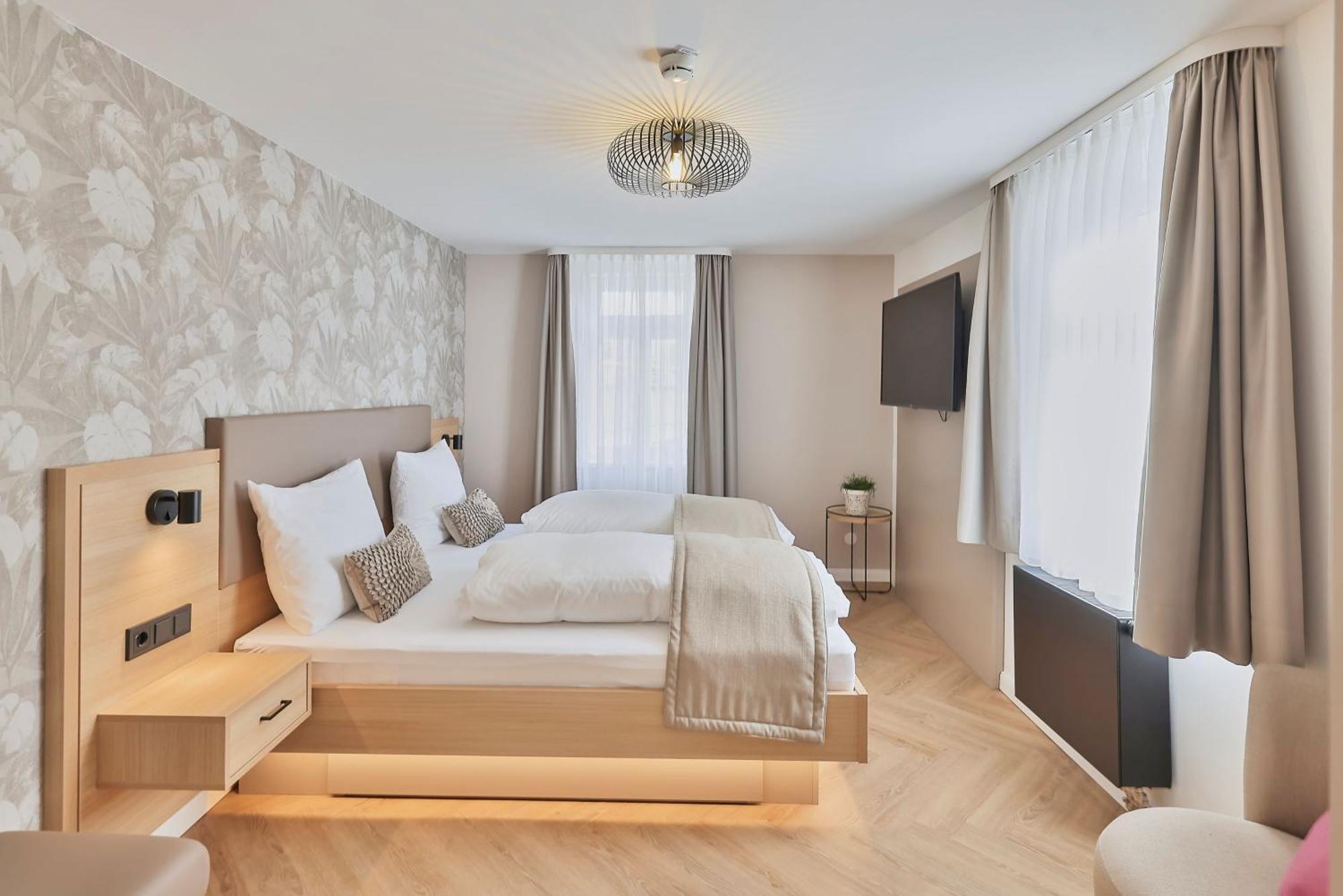 Hotel Wuerttemberger Hof Ерінґен Екстер'єр фото