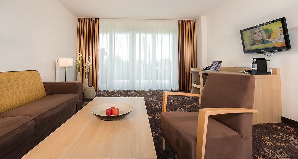 Hotel Wuerttemberger Hof Ерінґен Екстер'єр фото