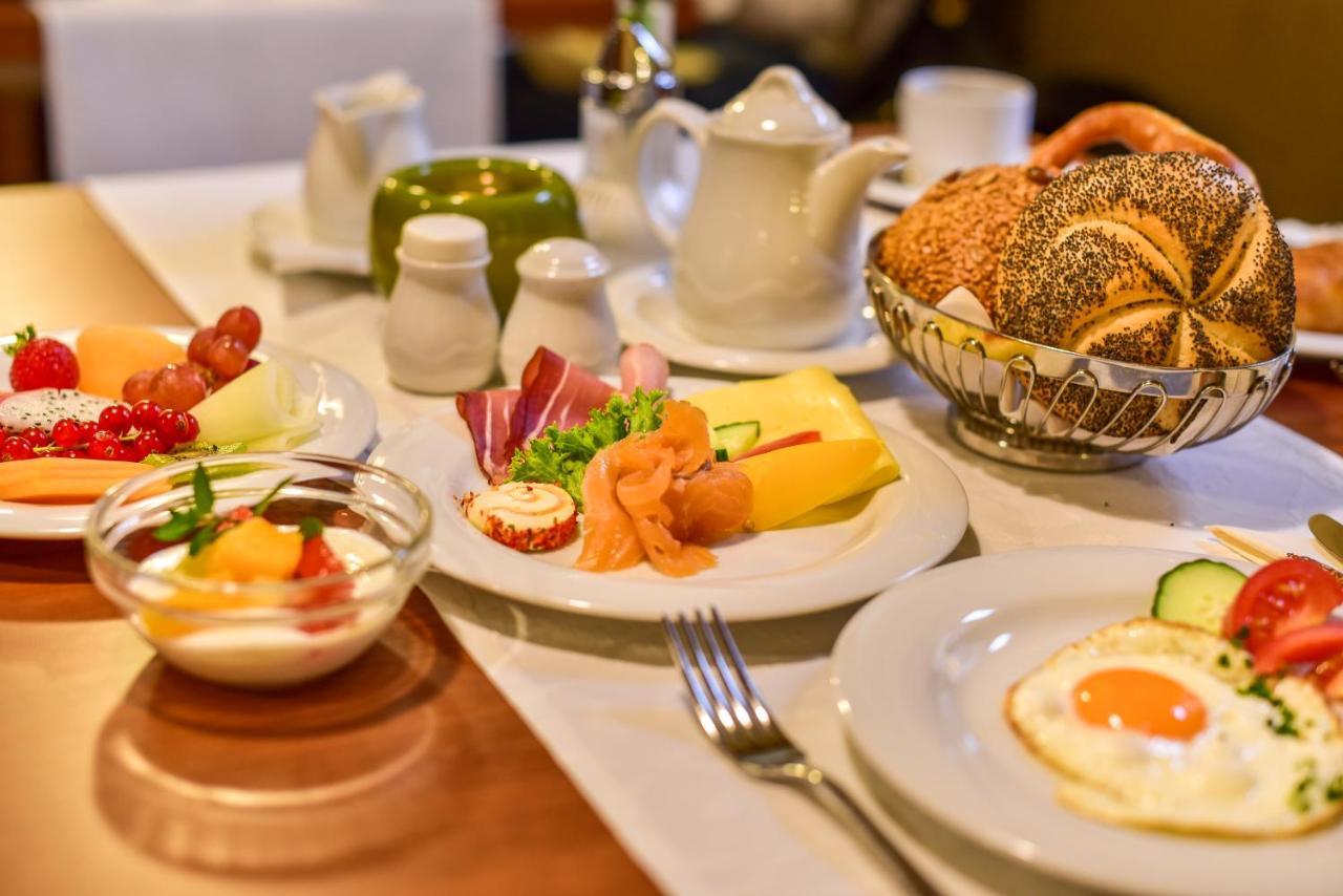 Hotel Wuerttemberger Hof Ерінґен Екстер'єр фото