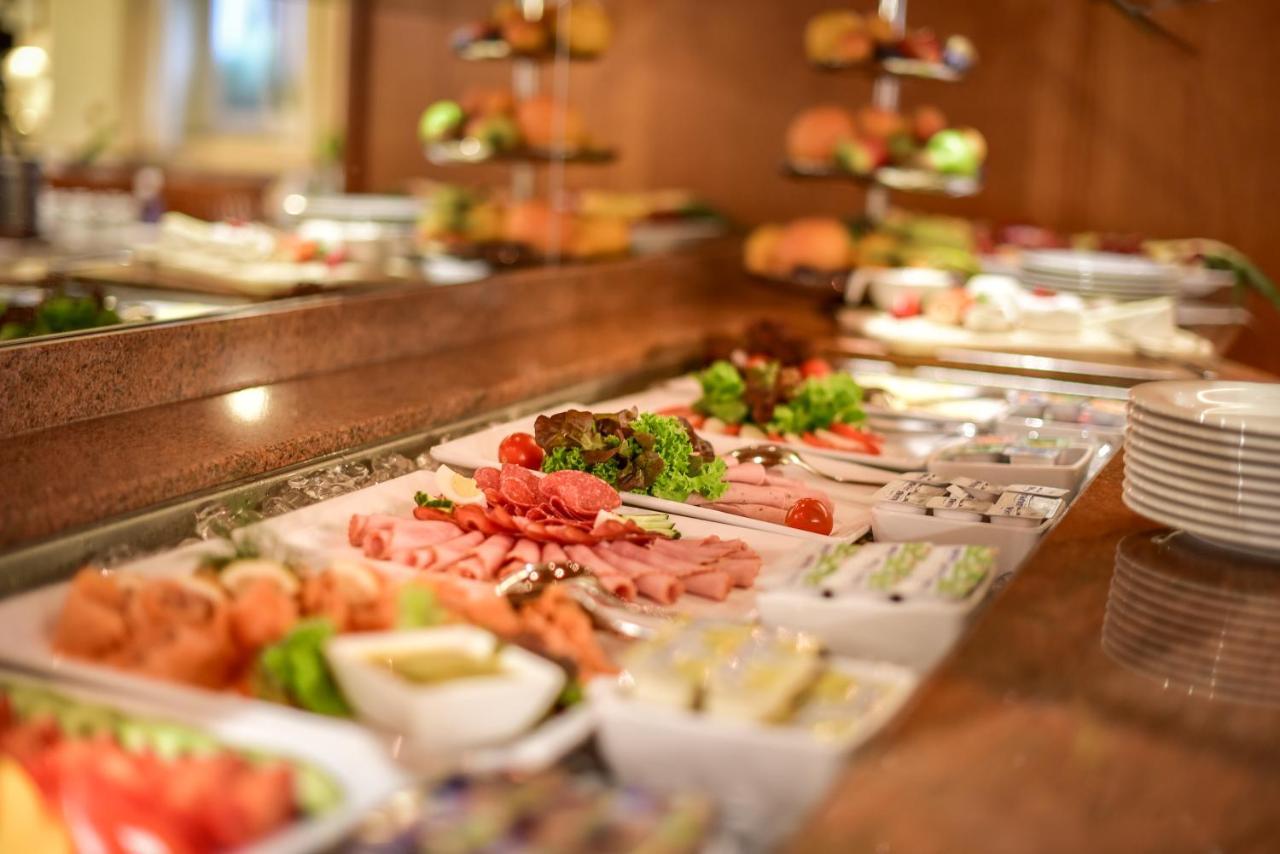Hotel Wuerttemberger Hof Ерінґен Екстер'єр фото